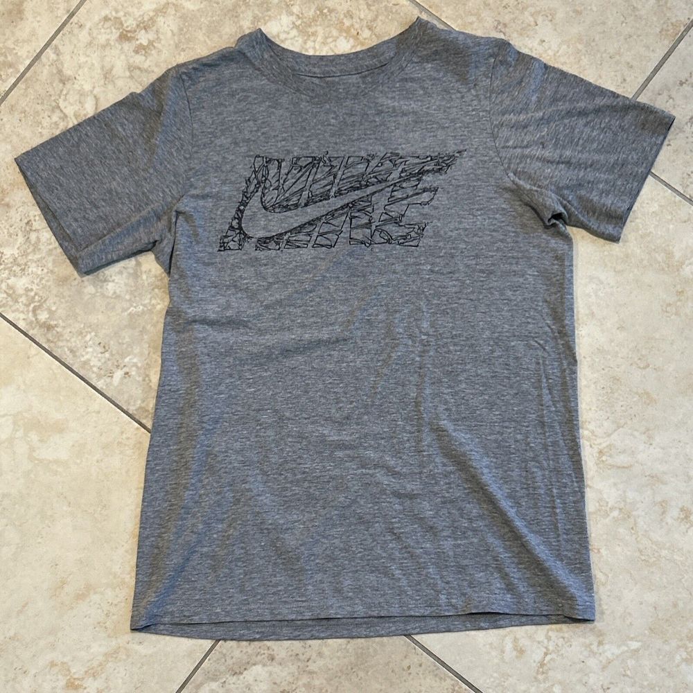 Nike Tee T Shirt Grey Shattered Logo Athletic Cut Size Large Womens 569128-06G
